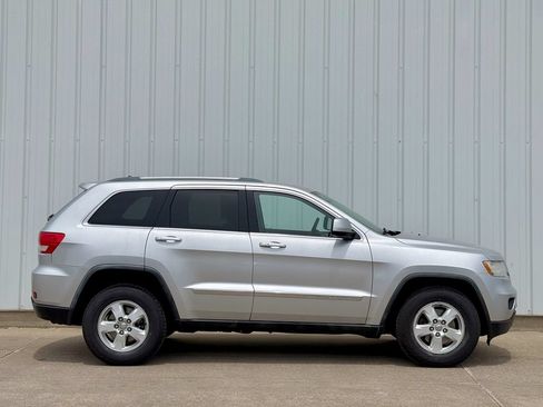 Used 2012 Jeep Grand Cherokee Laredo w/ Laredo E Group AWD/4WD image 7