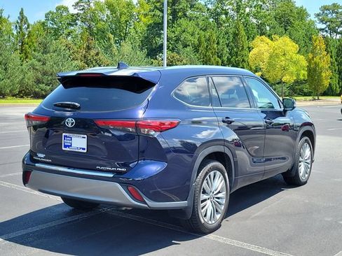 Used 2023 Toyota Highlander Platinum AWD/4WD image 4