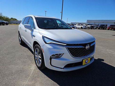 Used 2024 Buick Enclave Avenir w/ Avenir Technology Package image 7