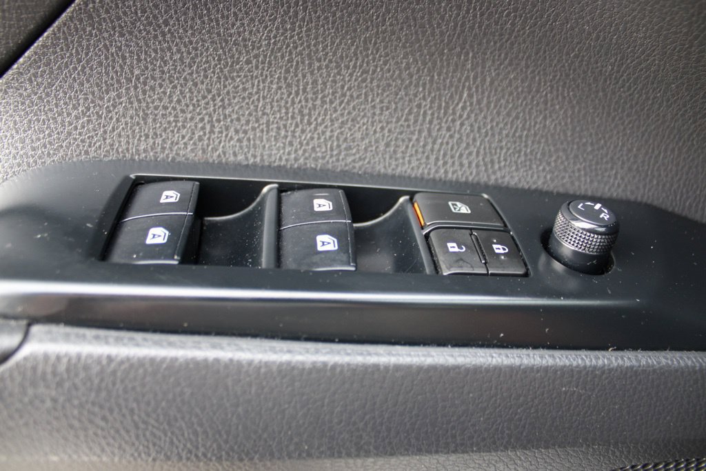 Used 2019 Toyota Camry SE w/ Convenience Package FWD image 23