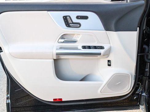 Certified 2025 Mercedes-Benz GLA 250 4MATIC image 24