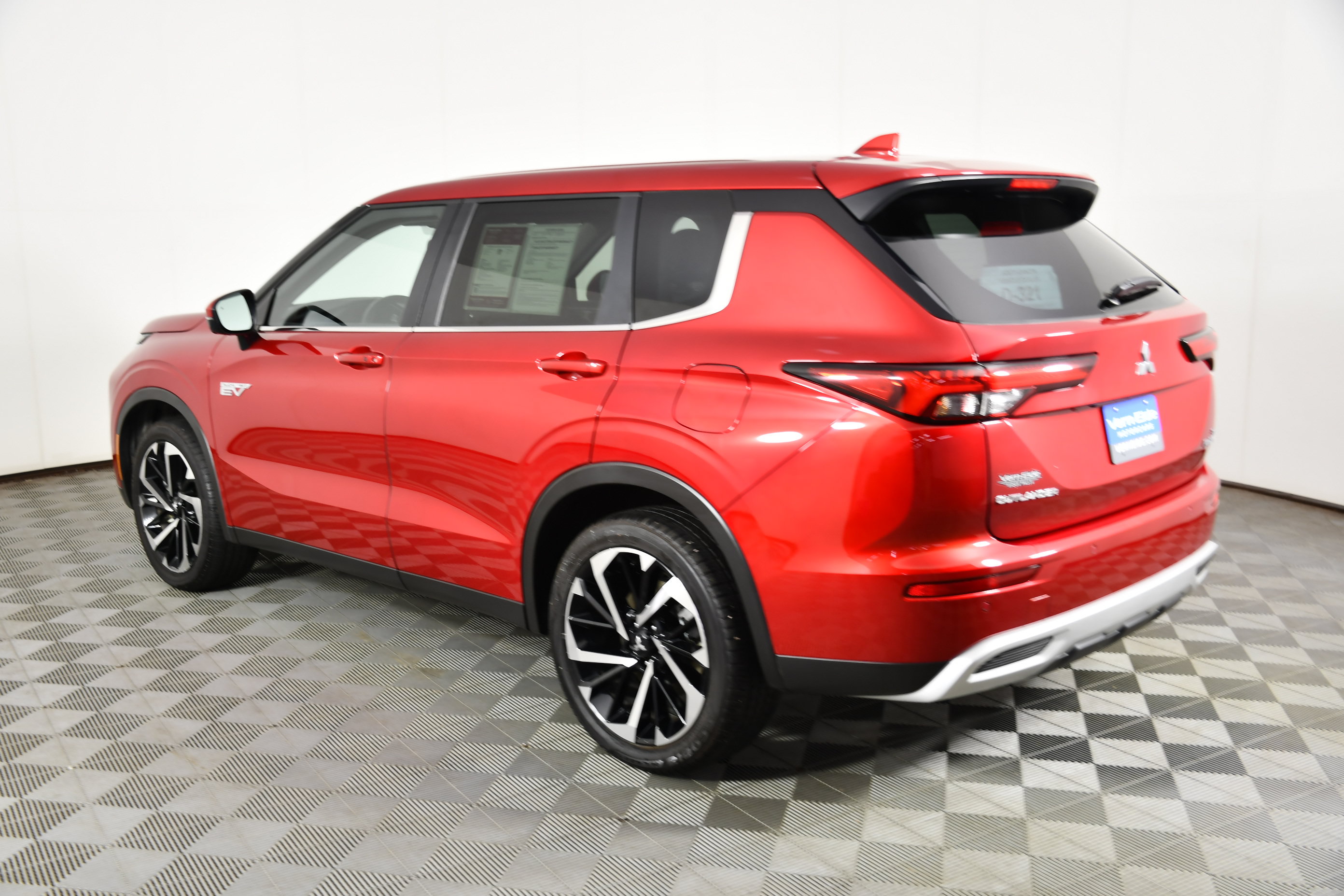 Used 2025 Mitsubishi Outlander SE AWD/4WD image 8
