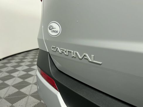 New 2026 Kia Carnival EX FWD image 5