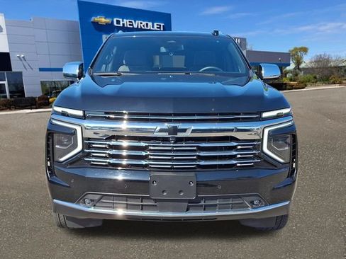 Used 2025 Chevrolet Suburban Premier AWD/4WD image 23