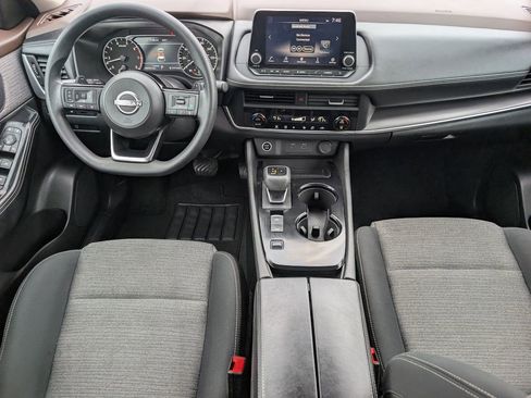 Certified 2023 Nissan Rogue SV FWD image 9