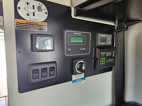 Used 2022 Mercedes-Benz Sprinter 2500 image 39
