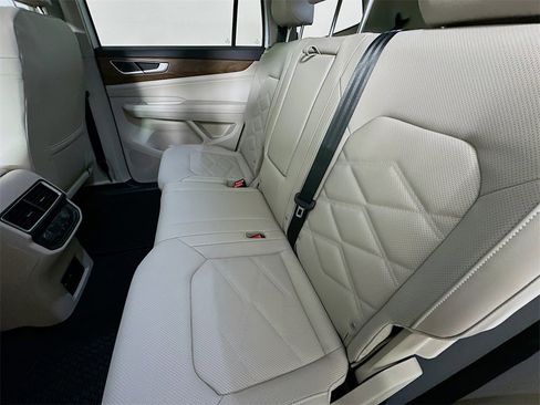 New 2026 Volkswagen Atlas SE image 4