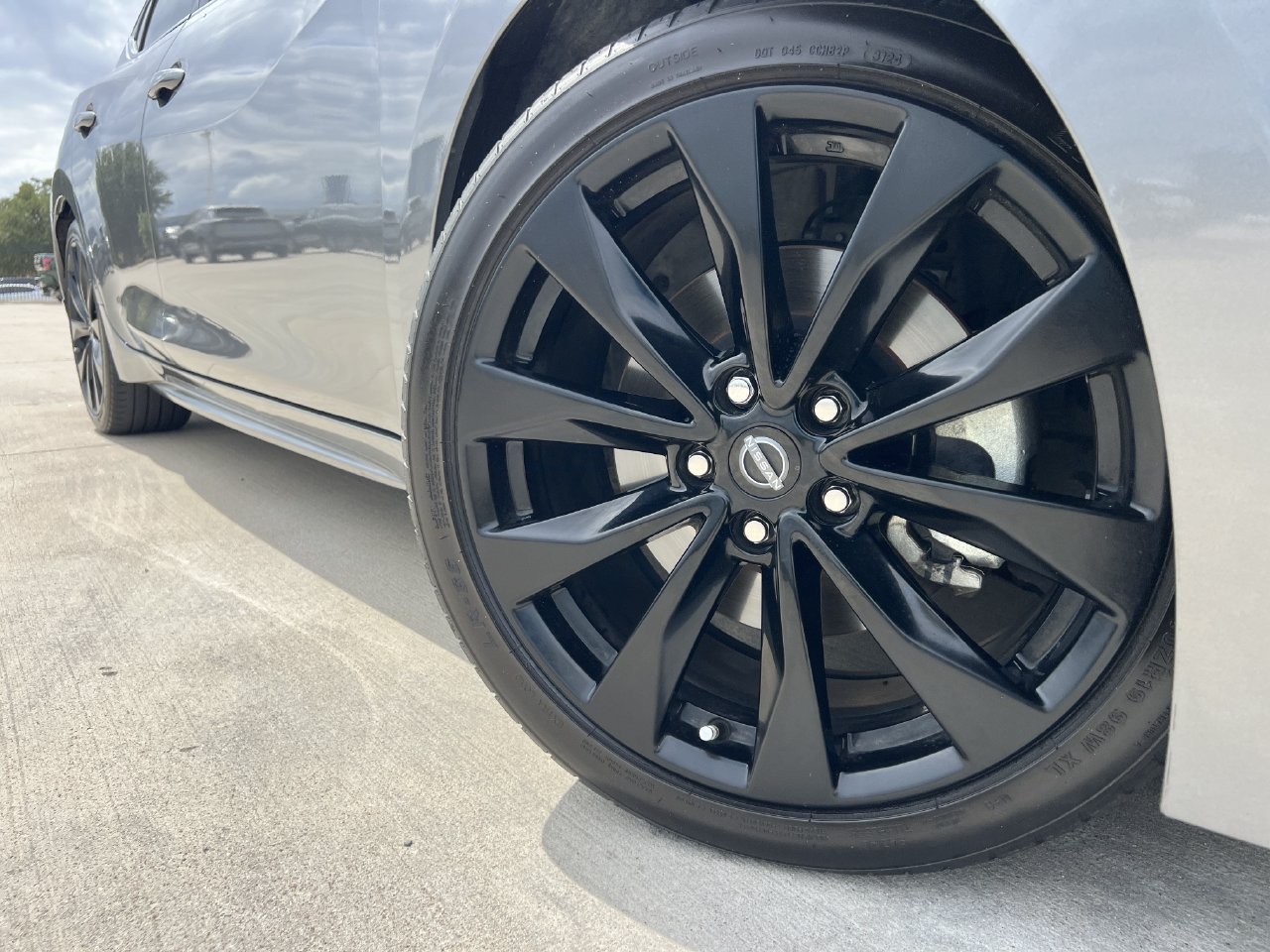 Used 2023 Nissan Maxima SR w/ Sport Mat Group FWD image 6