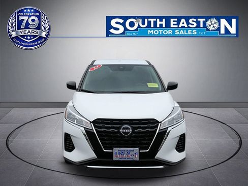 Used 2023 Nissan Kicks S FWD image 3