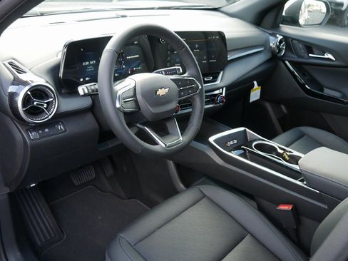 New 2025 Chevrolet Equinox LT w/ Convenience Package II image 6