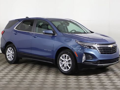 Used 2024 Chevrolet Equinox LT FWD image 2