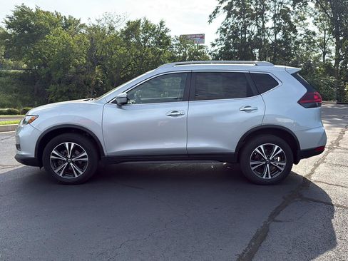 Used 2020 Nissan Rogue SV w/ Premium Package AWD/4WD image 2