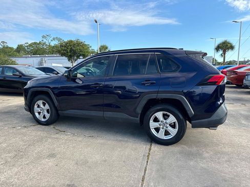 Used 2020 Toyota RAV4 XLE w/ Convenience Package FWD image 5