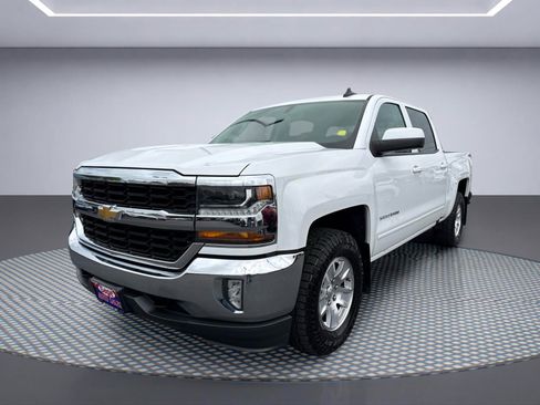Used 2018 Chevrolet Silverado 1500 LT w/ All Star Edition image 19