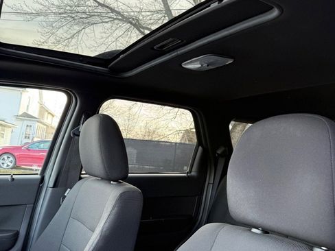 Used 2009 Ford Escape XLT image 14