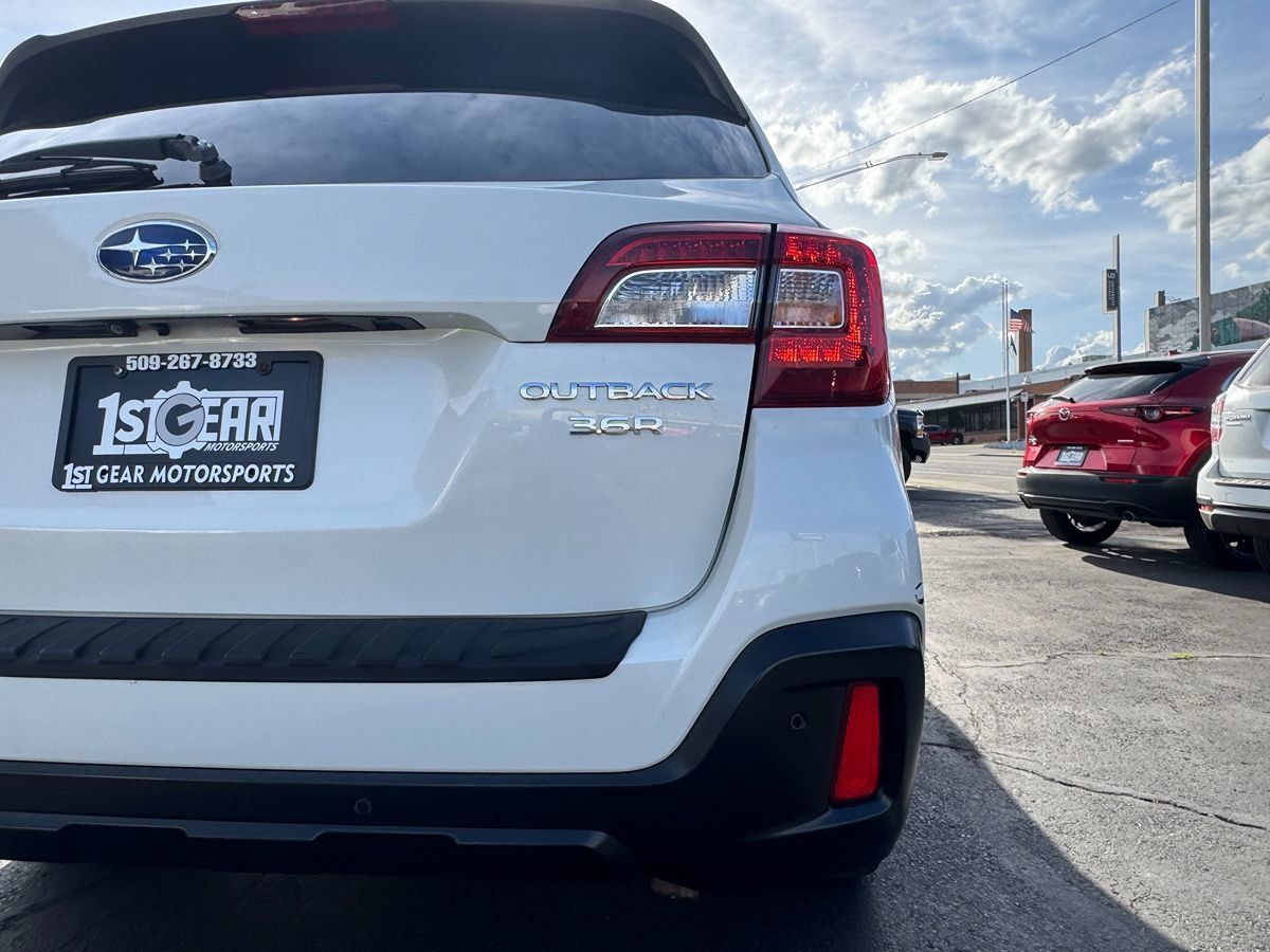 Used 2019 Subaru Outback 3.6R Limited w/ Popular Package #2 AWD/4WD image 10