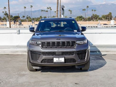 New 2026 Jeep Grand Cherokee Altitude image 3