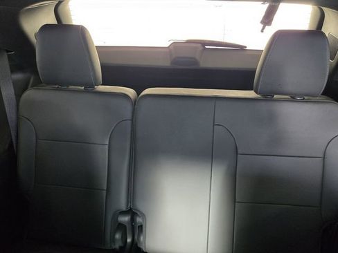Used 2023 Chevrolet Traverse Premier w/ Redline Edition FWD image 15