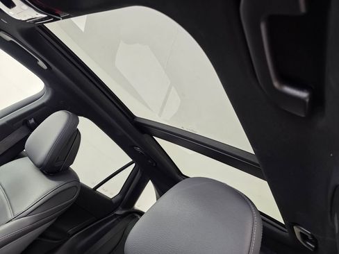 Certified 2025 Mercedes-Benz GLC 300 image 12
