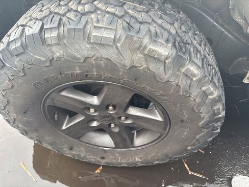 Used 2016 Jeep Wrangler Unlimited Sport image 13