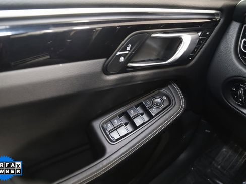 Used 2022 Porsche Macan image 33