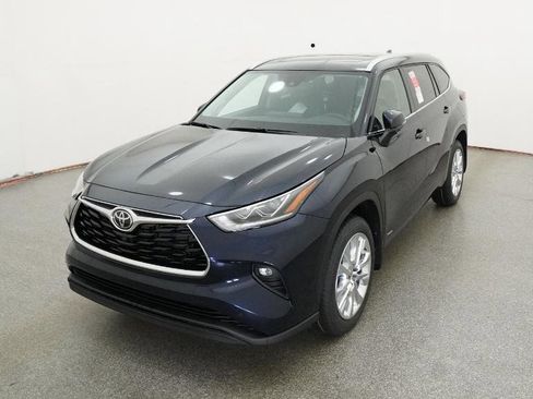 New 2026 Toyota Highlander Limited image 3