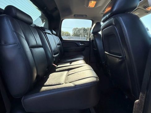 Used 2013 Chevrolet Avalanche LT w/ Suspension Package, Off-Road image 11