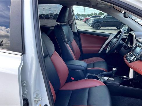 Used 2014 Toyota RAV4 Limited w/ Technology Package FWD image 26