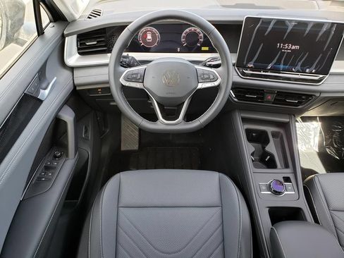 New 2026 Volkswagen Tiguan SE AWD/4WD image 9