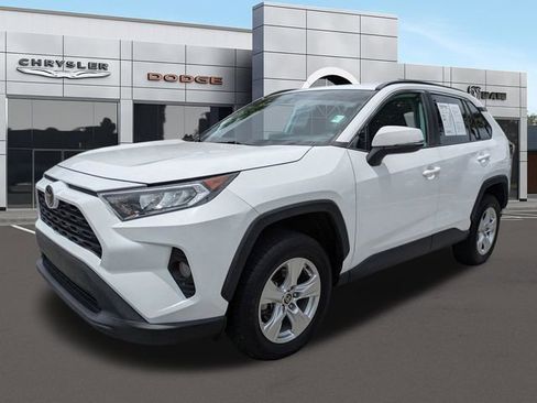 Used 2021 Toyota RAV4 XLE FWD image 8