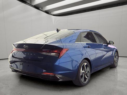 Used 2023 Hyundai Elantra Limited FWD image 3