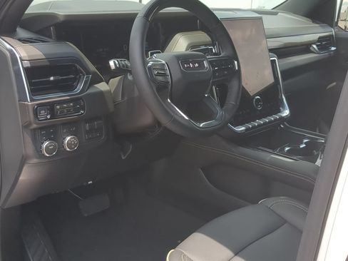 Used 2026 GMC Yukon Elevation w/ Elevation Premium Package AWD/4WD image 10