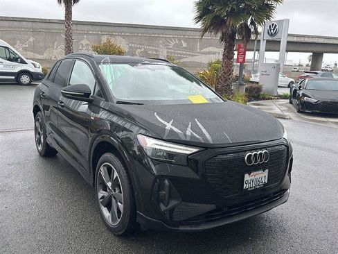 Used 2023 Audi Q4 e-tron Premium Plus w/ Premium Plus AWD/4WD image 4
