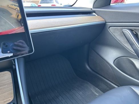 Used 2018 Tesla Model 3 image 18