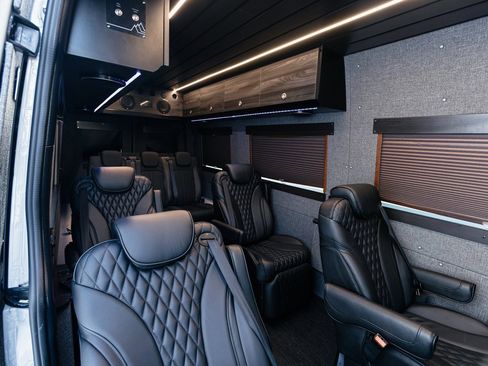 Used 2022 Mercedes-Benz Sprinter 2500 image 29