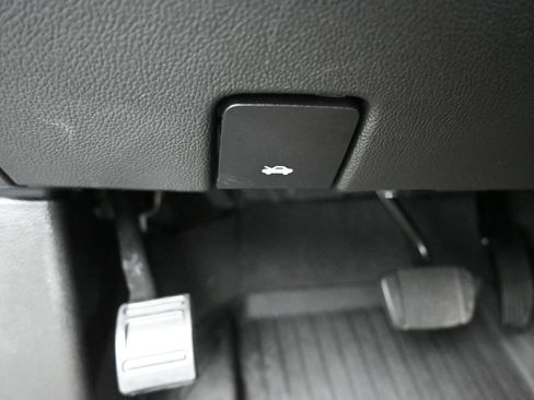 Used 2020 Chevrolet Colorado Z71 w/ Z71 Midnight Edition image 27