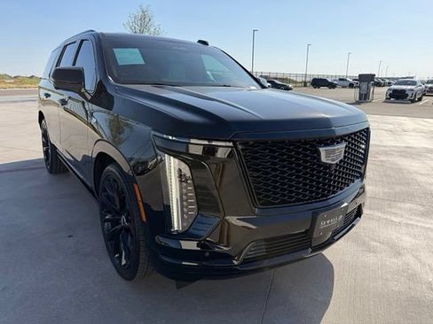 Used 2025 Cadillac Escalade Sport Platinum AWD/4WD image 2