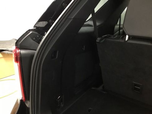 Used 2020 Ford Explorer Limited w/ Class III Trailer Tow Package image 17