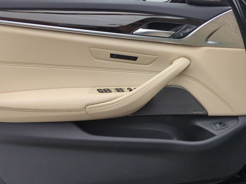 Used 2023 BMW 540i xDrive w/ Premium Package image 14