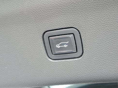 Used 2022 Buick Enclave Avenir w/ Avenir Technology Package AWD/4WD image 36