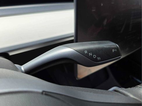 Used 2022 Tesla Model 3 Long Range AWD/4WD image 29