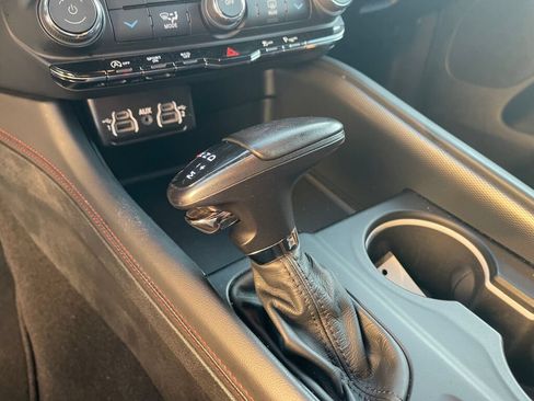 Used 2025 Dodge Durango GT AWD/4WD image 16