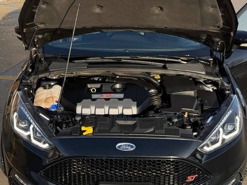 Used 2017 Ford Focus ST image 34