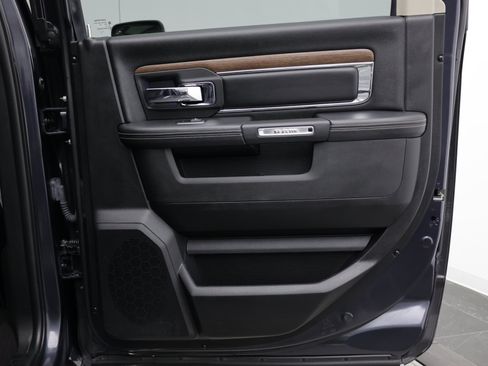Used 2017 RAM 1500 Laramie w/ Convenience Group AWD/4WD image 42