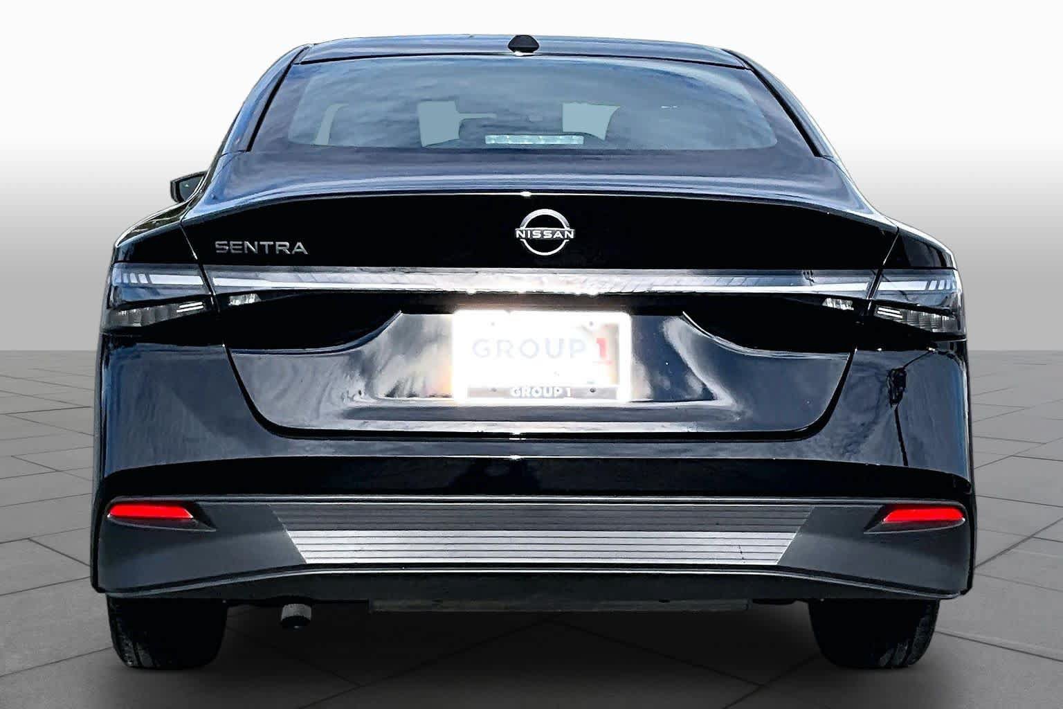 Used 2026 Nissan Sentra SV w/ SV Convenience Package FWD image 5