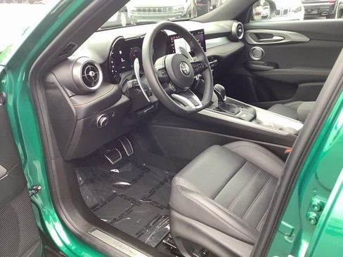 Used 2025 Alfa Romeo Tonale w/ Premium Package image 7