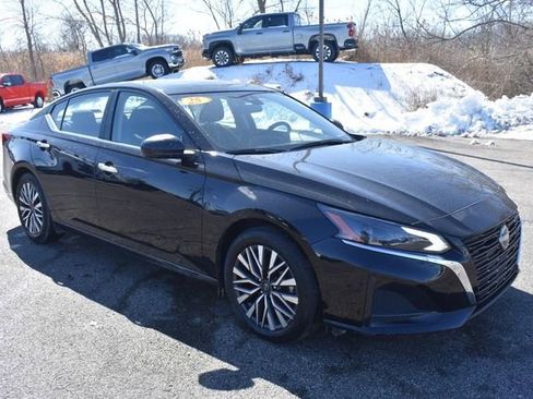 Used 2025 Nissan Altima 2.5 SV image 10