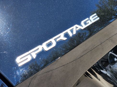 Used 2023 Kia Sportage SX image 18