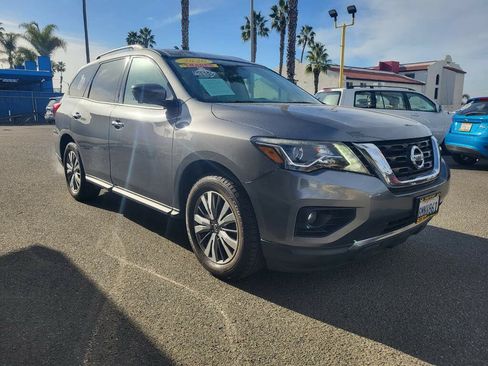 Used 2020 Nissan Pathfinder SL FWD image 9