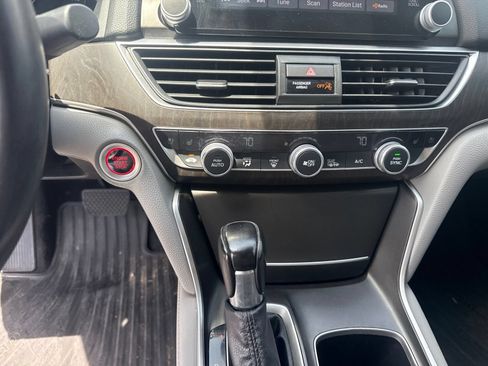 Used 2018 Honda Accord Touring image 23